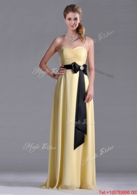 Beautiful Sweetheart Yellow Dama Dress with Ruching and Black Bowknot