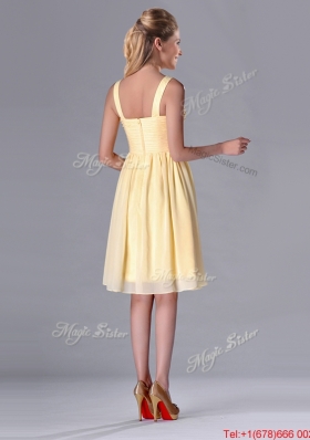 Empire Light Yellow V Neck Knee Length Short Dama Dress with Ruching