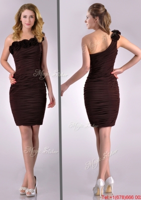 Simple Column One Shoulder Hand Crafted and Ruched Side Zipper Short Dama Dress in Brown
