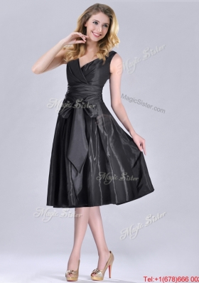 Popular Empire Black Tea Length Prom Dress with Ruching and Bowknot