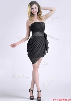 Popular Column Bowknot Short Bridesmaid Dress in Chiffon and Sequins