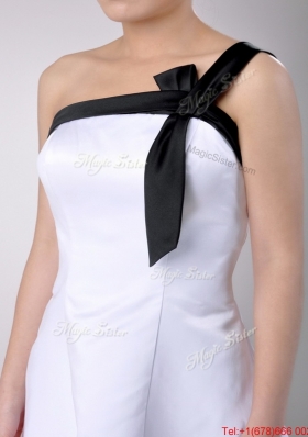 Exquisite One Shoulder Satin Short Dama Dress in White and Black