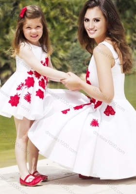 Classical Embroidered Lovely Prom Dress with Knee Length and Hot Sale Scoop Little Girl Dress in White