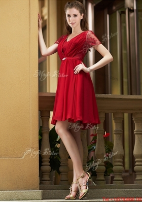 2016 Elegant See Through Back Red Short Bridesmaid Dress with Short Sleeves