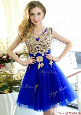 Popular V Neck Short Bridesmaid Dress with Rhinestone and Appliques