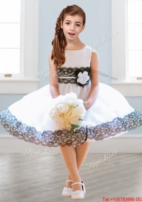 Popular Scoop White Mini Quinceanera Dress with Hand Made Flowers and  Lace