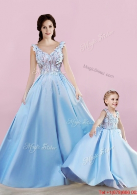 Beautiful V Neck Baby Blue Mini Quinceanera Dress with Appliques