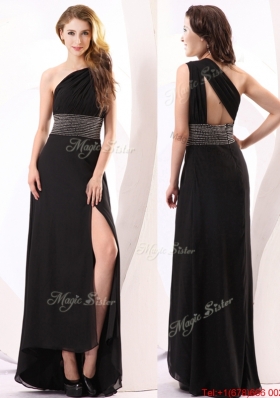 Fashionable One Shoulder Beaded High Slit Prom Dress in Black