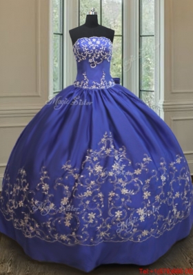 Discount Embroideried and Bowknot Taffeta Quinceanera Dress in Royal Blue