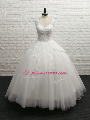Tulle V-neck Sleeveless Brush Train Clasp Handle Lace Wedding Dress in White