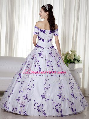 White Ball Gowns Organza Off The Shoulder Short Sleeves Embroidery Floor Length Lace Up Sweet 16 Quinceanera Dress