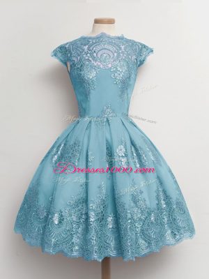 Affordable Scalloped Cap Sleeves Quinceanera Court of Honor Dress Knee Length Lace Aqua Blue Tulle