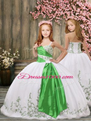 Straps Sleeveless Girls Pageant Dresses Floor Length Embroidery and Belt White Organza