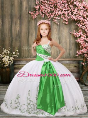 Straps Sleeveless Girls Pageant Dresses Floor Length Embroidery and Belt White Organza