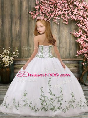 Straps Sleeveless Girls Pageant Dresses Floor Length Embroidery and Belt White Organza