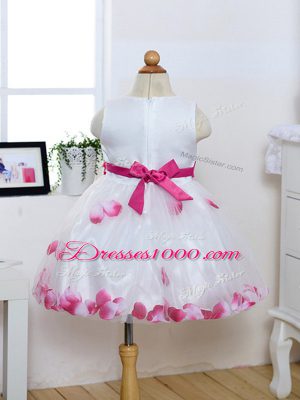 White Tulle Zipper Flower Girl Dresses for Less Sleeveless Knee Length Appliques and Hand Made Flower