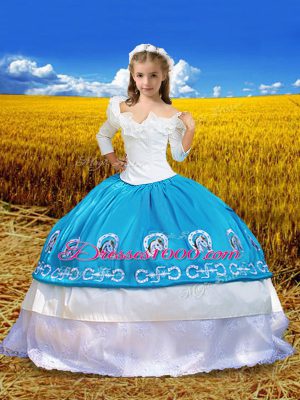 Classical Blue And White Lace Up Off The Shoulder Embroidery and Ruffles Little Girls Pageant Dress Wholesale Taffeta 3 4 Length Sleeve