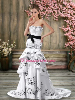 Luxurious White A-line Embroidery and Sashes ribbons Wedding Dress Backless Chiffon Sleeveless