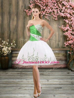 White Sleeveless Organza Lace Up Cocktail Dresses for Prom and Party and Sweet 16