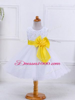 Cheap Knee Length Zipper Flower Girl Dress White for Wedding Party with Bowknot
