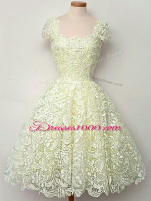 Cap Sleeves Knee Length Lace Lace Up Dama Dress for Quinceanera with Yellow