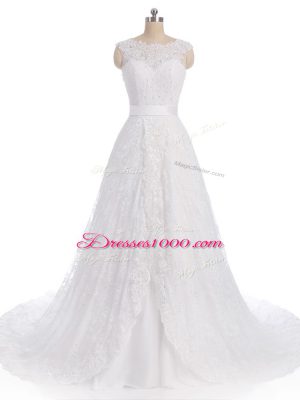 Low Price Lace Scalloped Sleeveless Brush Train Clasp Handle Lace Bridal Gown in White