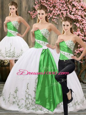 Sweetheart Sleeveless Lace Up 15 Quinceanera Dress White Organza