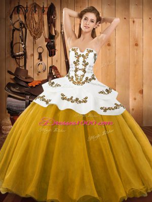 Tulle Sleeveless Floor Length Quinceanera Gowns and Embroidery