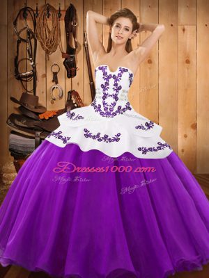 Exquisite Sleeveless Embroidery Lace Up Quince Ball Gowns