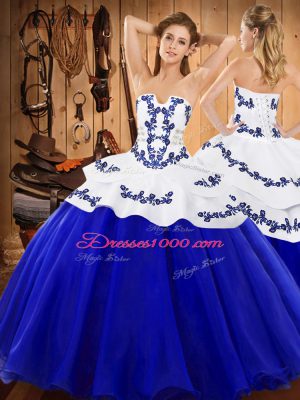 On Sale Sleeveless Tulle Floor Length Lace Up 15 Quinceanera Dress in Royal Blue with Embroidery