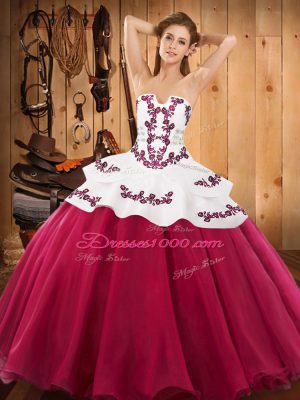 Customized Sleeveless Embroidery Lace Up Vestidos de Quinceanera