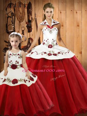 Wine Red Halter Top Neckline Embroidery Vestidos de Quinceanera Sleeveless Lace Up