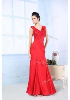 Dramatic Chiffon V-neck Sleeveless Side Zipper Beading Homecoming Dress in Red