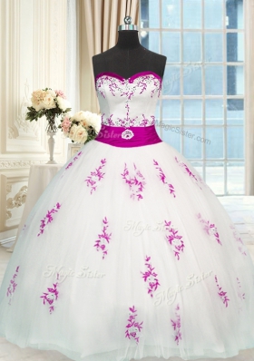 Fashionable Ball Gowns 15 Quinceanera Dress White Sweetheart Tulle Sleeveless Floor Length Lace Up
