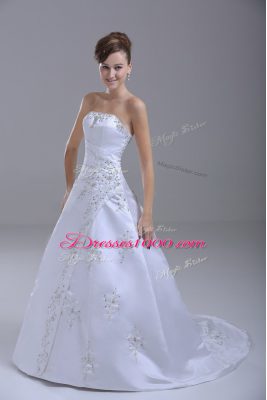 Sleeveless Beading Lace Up Wedding Dresses with White Brush Train