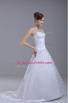 Sleeveless Beading Lace Up Wedding Dresses with White Brush Train