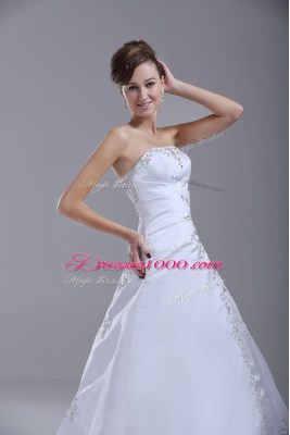 Sleeveless Beading Lace Up Wedding Dresses with White Brush Train