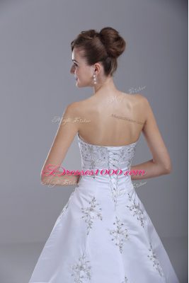 Sleeveless Beading Lace Up Wedding Dresses with White Brush Train