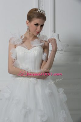 Dynamic Floor Length Lace Up Bridal Gown White for Wedding Party with Hand Made Flower