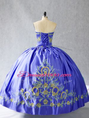 Sweetheart Sleeveless Satin 15 Quinceanera Dress Embroidery Lace Up