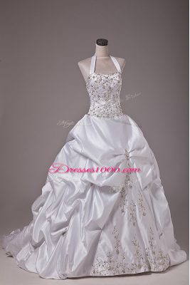 Cheap White Ball Gowns Taffeta Halter Top Sleeveless Beading and Embroidery and Pick Ups Lace Up Wedding Dresses Brush Train