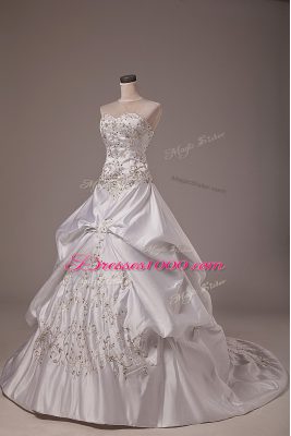 Cheap White Ball Gowns Taffeta Halter Top Sleeveless Beading and Embroidery and Pick Ups Lace Up Wedding Dresses Brush Train