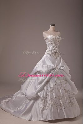 Cheap White Ball Gowns Taffeta Halter Top Sleeveless Beading and Embroidery and Pick Ups Lace Up Wedding Dresses Brush Train