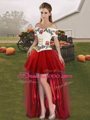 Customized White And Red Lace Up Quinceanera Gown Embroidery Sleeveless Floor Length