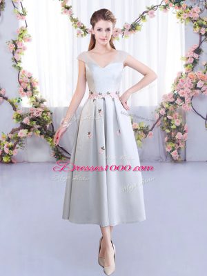 Noble Silver Satin Lace Up Quinceanera Dama Dress Cap Sleeves Tea Length Appliques