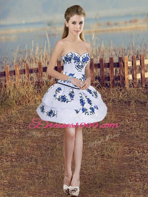 Elegant Royal Blue Ball Gowns Tulle Sweetheart Sleeveless Embroidery and Bowknot Floor Length Lace Up Vestidos de Quinceanera