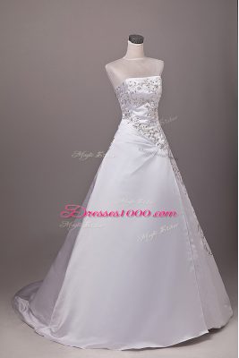 Sleeveless Brush Train Lace Up Embroidery Wedding Gowns