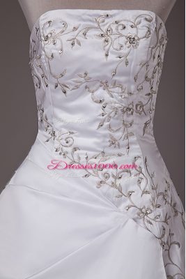 Sleeveless Brush Train Lace Up Embroidery Wedding Gowns