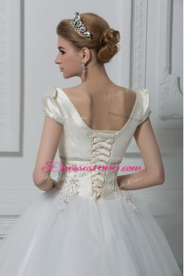 Ideal V-neck Short Sleeves Tulle Wedding Dresses Beading and Appliques and Bowknot Lace Up