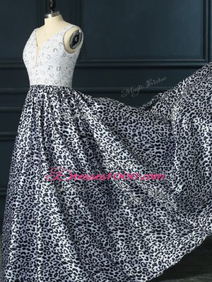 Vintage Sleeveless Printed Brush Train Backless Evening Dress in White And Black with Beading